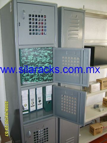LOCKERS CON PUERTA DE REJILLA GRIS