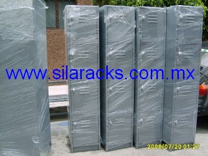 LOCKERS 4 PUERTAS